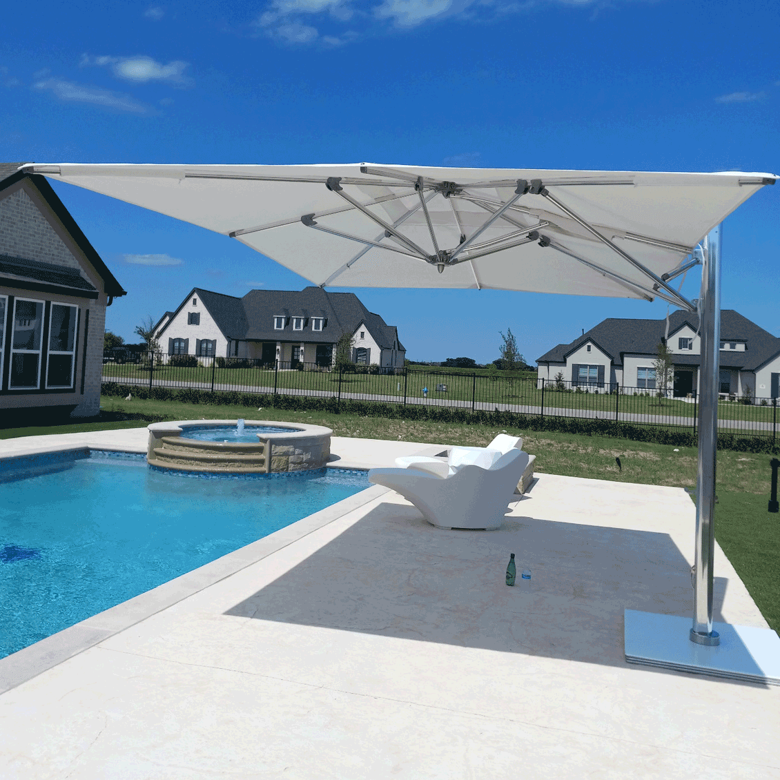 Tuuci Cantilever Umbrella