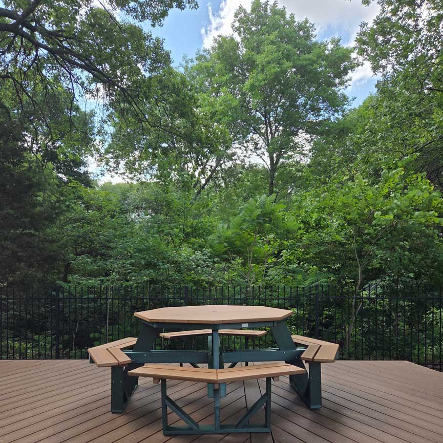 Berlin Gardens Picnic Table