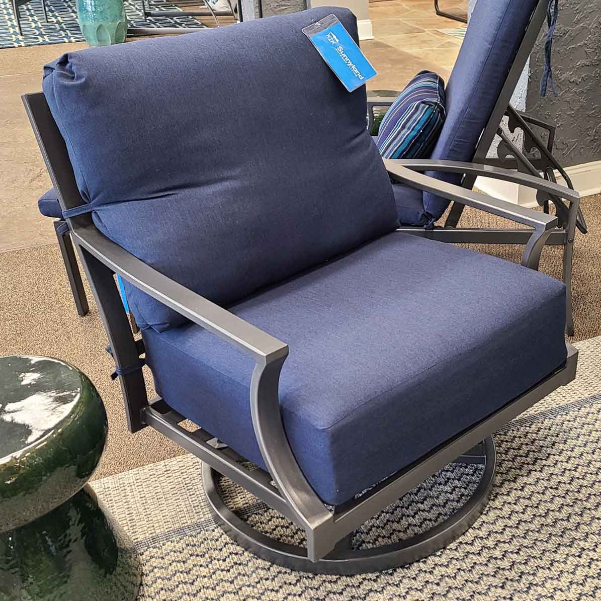 Hudson Cushion Club Swivel Chair